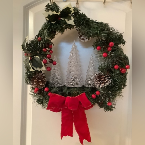 Christmas Wreath with lighted Christmas trees in the center & more lights 15” - Picture 3 of 3